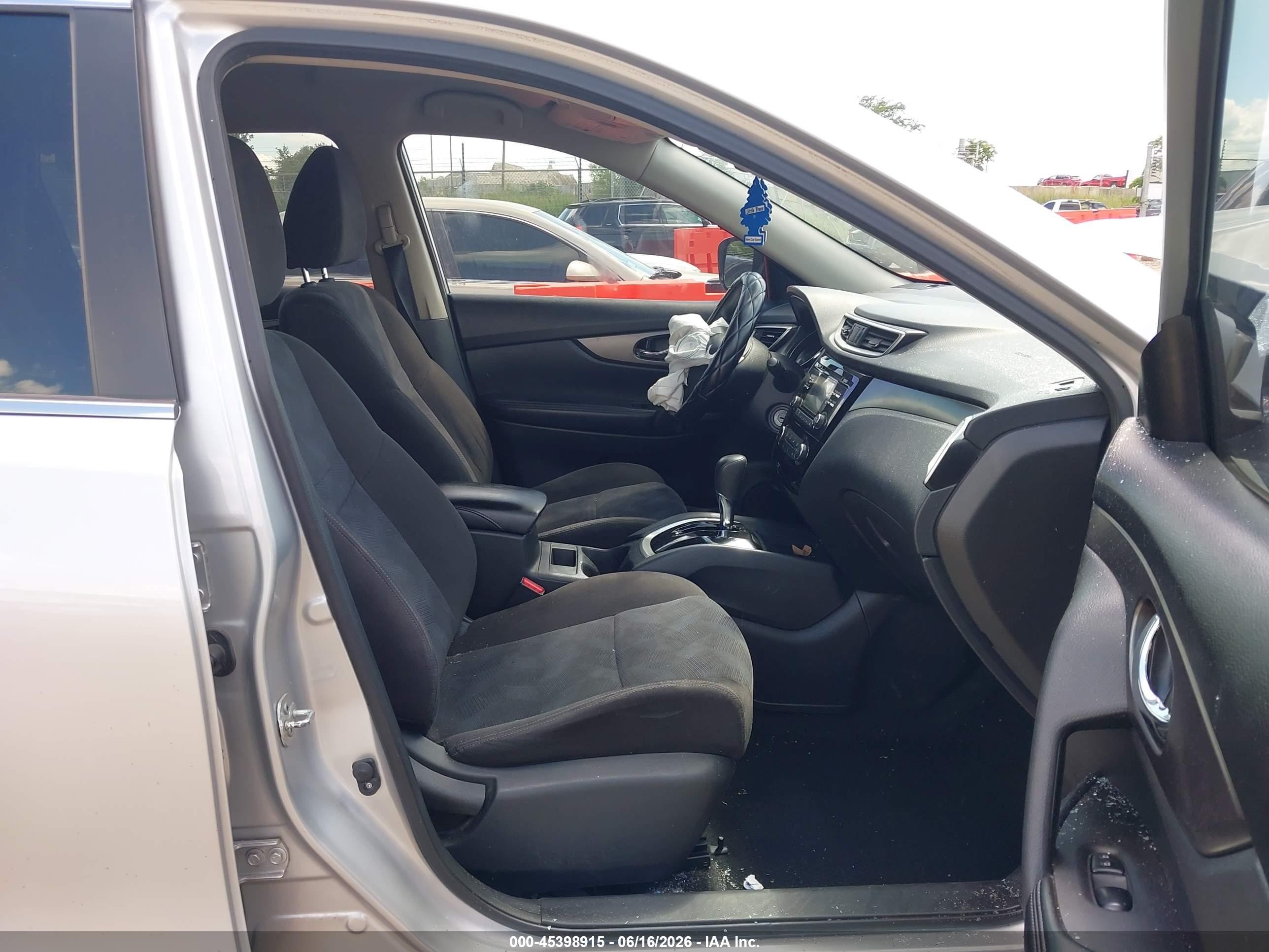 2015 Nissan Rogue S Silver vin: KNMAT2MV7FP541348
