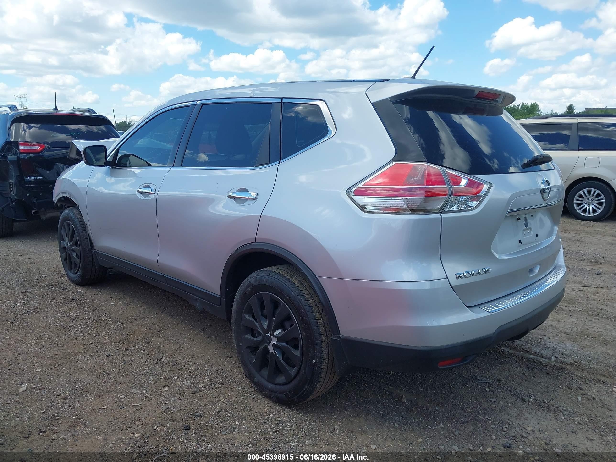 2015 Nissan Rogue S Silver vin: KNMAT2MV7FP541348