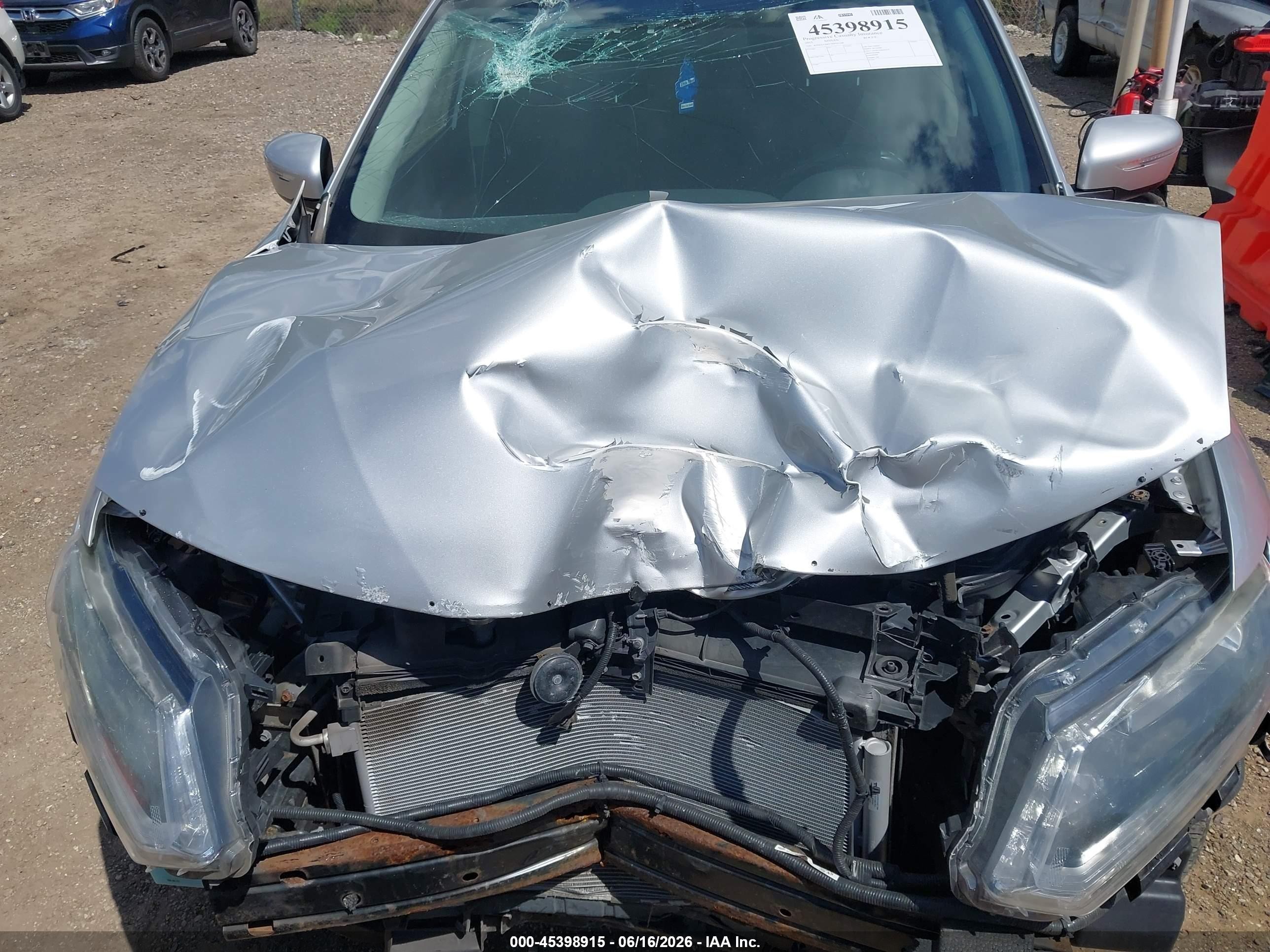 2015 Nissan Rogue S Silver vin: KNMAT2MV7FP541348