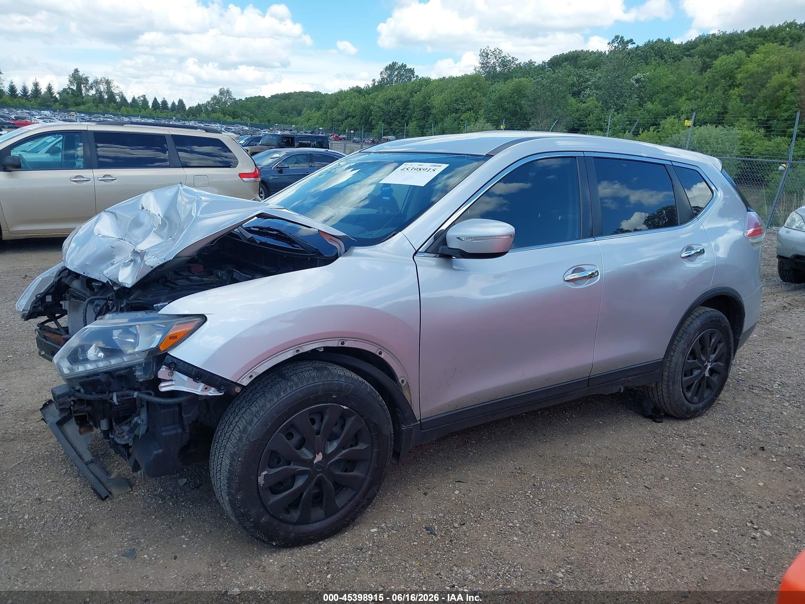 2015 Nissan Rogue S Silver vin: KNMAT2MV7FP541348