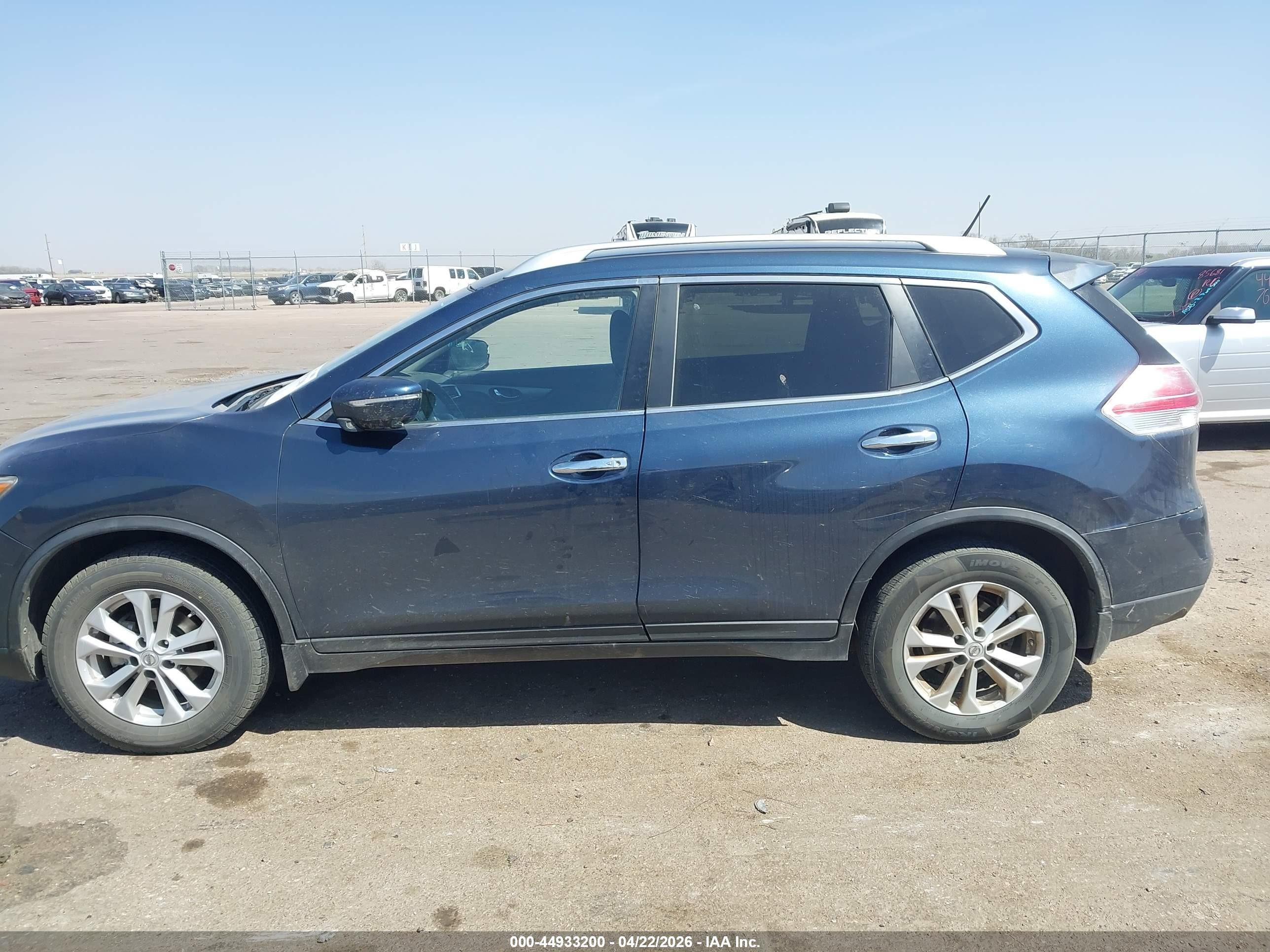 2015 Nissan Rogue Sv Blue vin: KNMAT2MV7FP563852