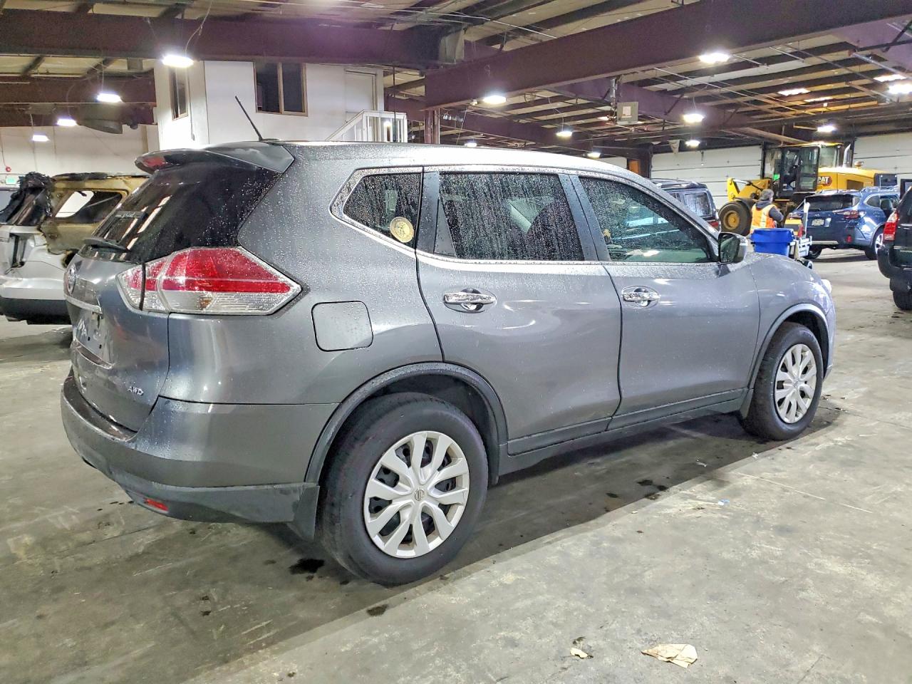 2015 Nissan Rogue S Серый vin: KNMAT2MV7FP576732