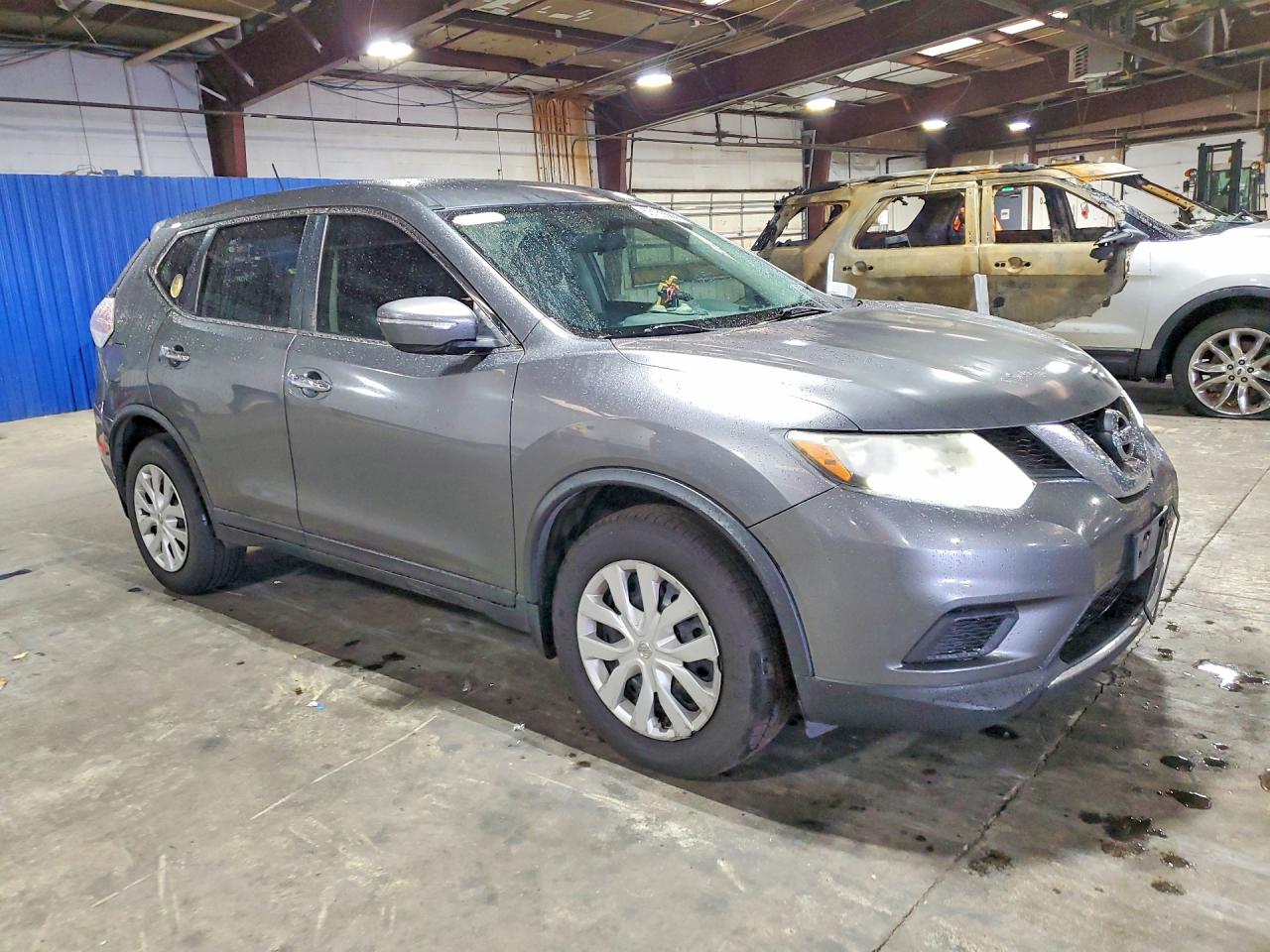 2015 Nissan Rogue S Серый vin: KNMAT2MV7FP576732