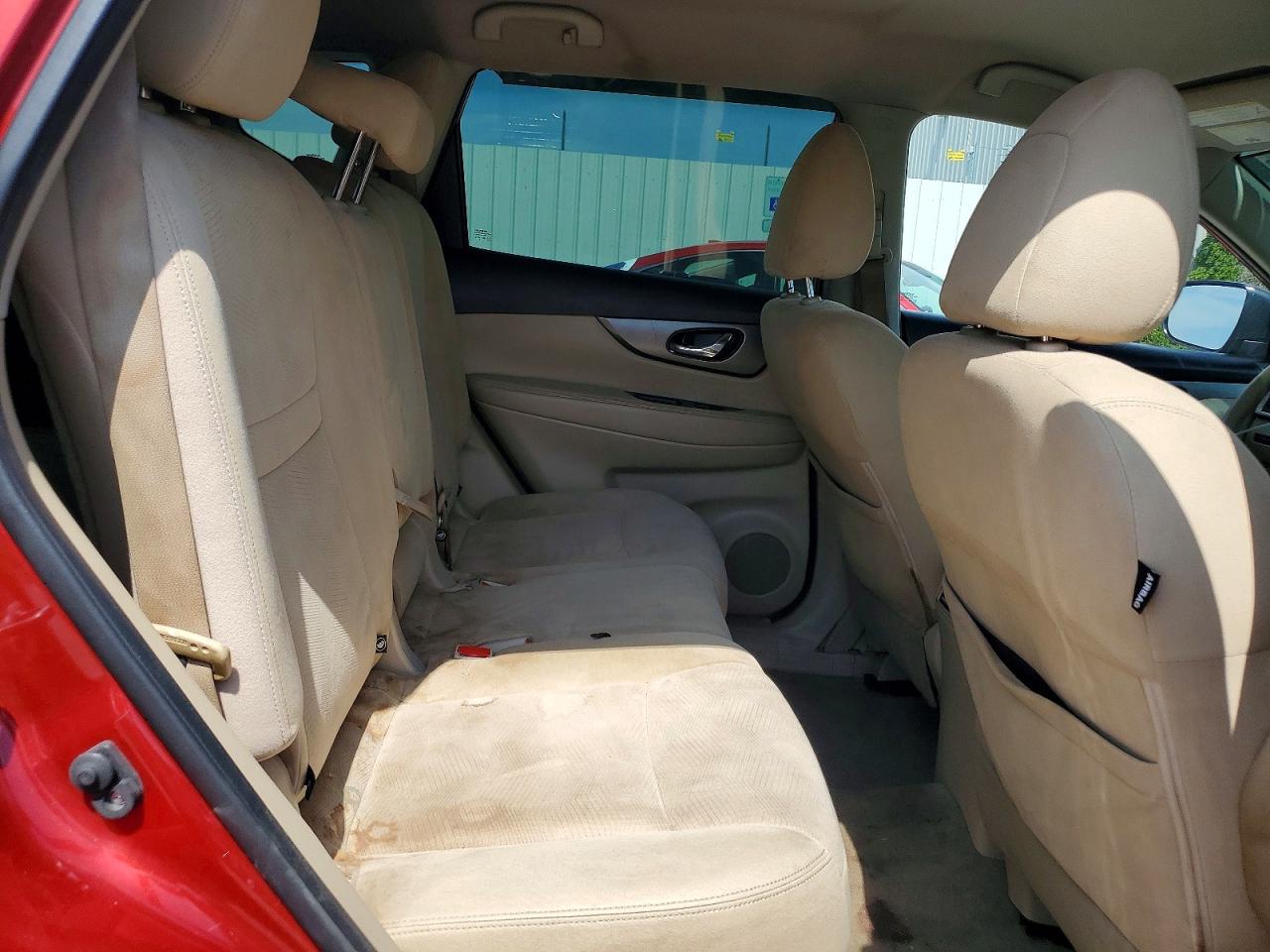 2015 Nissan Rogue S Red vin: KNMAT2MV7FP579260