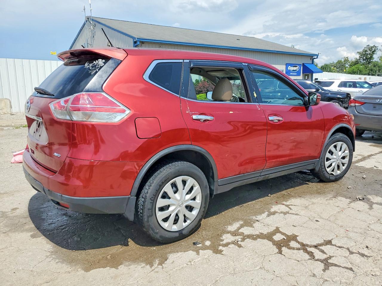 2015 Nissan Rogue S Red vin: KNMAT2MV7FP579260