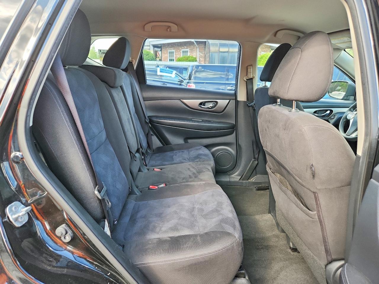 2015 Nissan Rogue S Черный vin: KNMAT2MV7FP583907