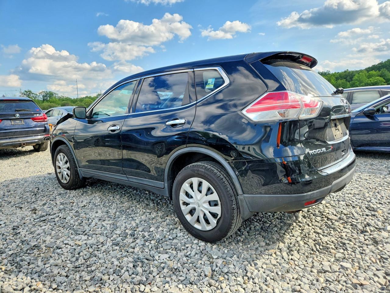 2015 Nissan Rogue S Черный vin: KNMAT2MV7FP583907
