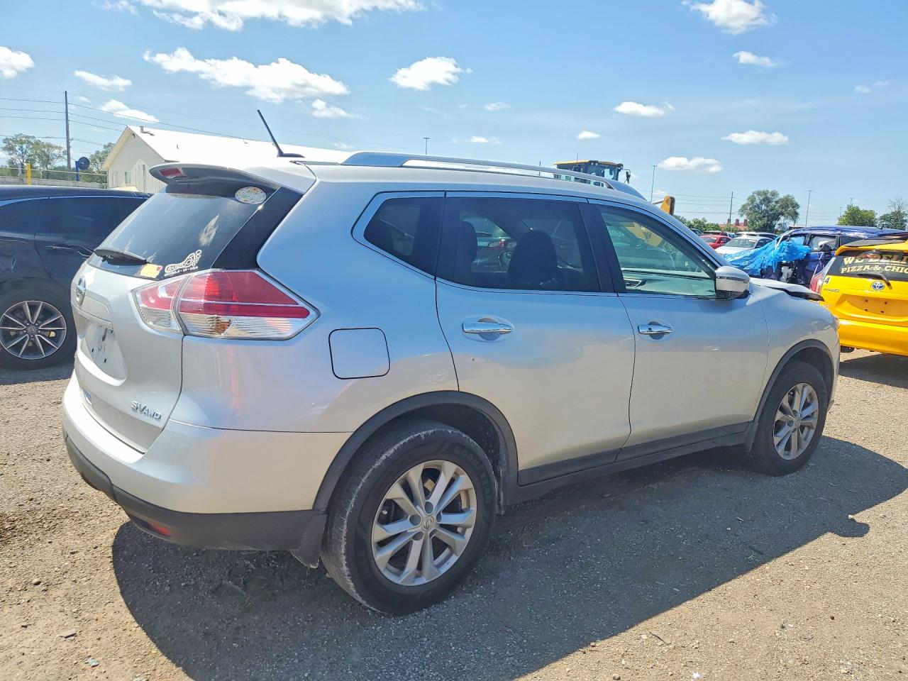 2016 Nissan Rogue Sv Silver vin: KNMAT2MV7GP629611