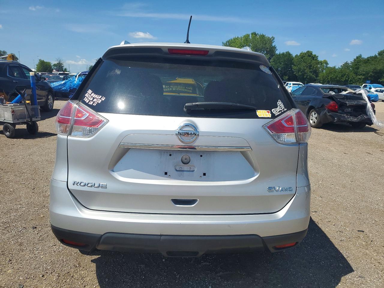 2016 Nissan Rogue Sv Silver vin: KNMAT2MV7GP629611
