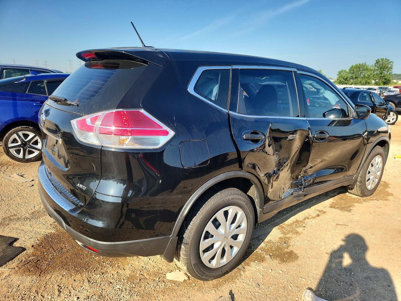 2016 Nissan Rogue S Black vin: KNMAT2MV7GP638180