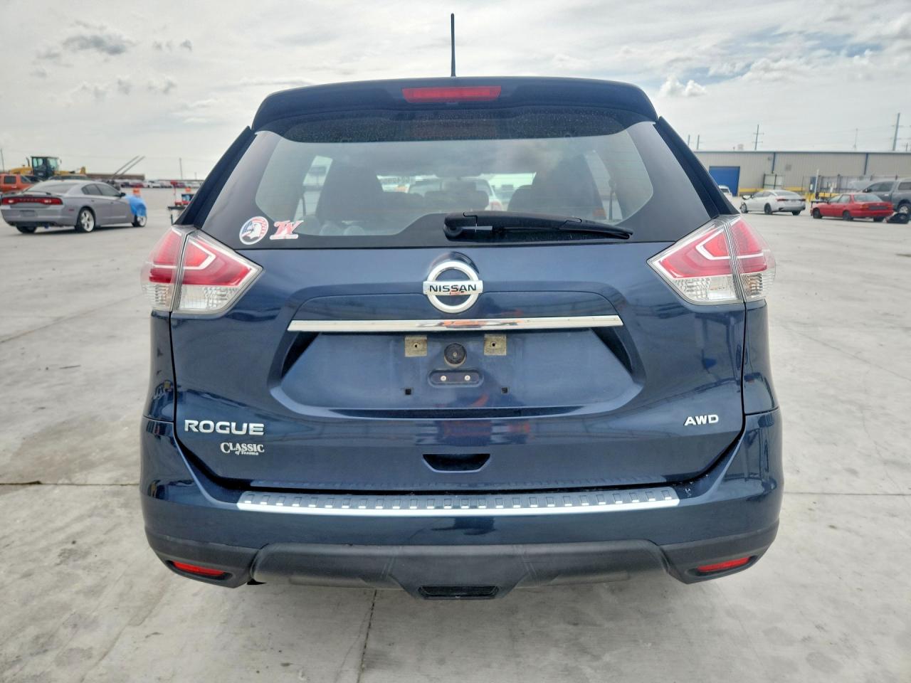 2016 Nissan Rogue S Blue vin: KNMAT2MV7GP647574