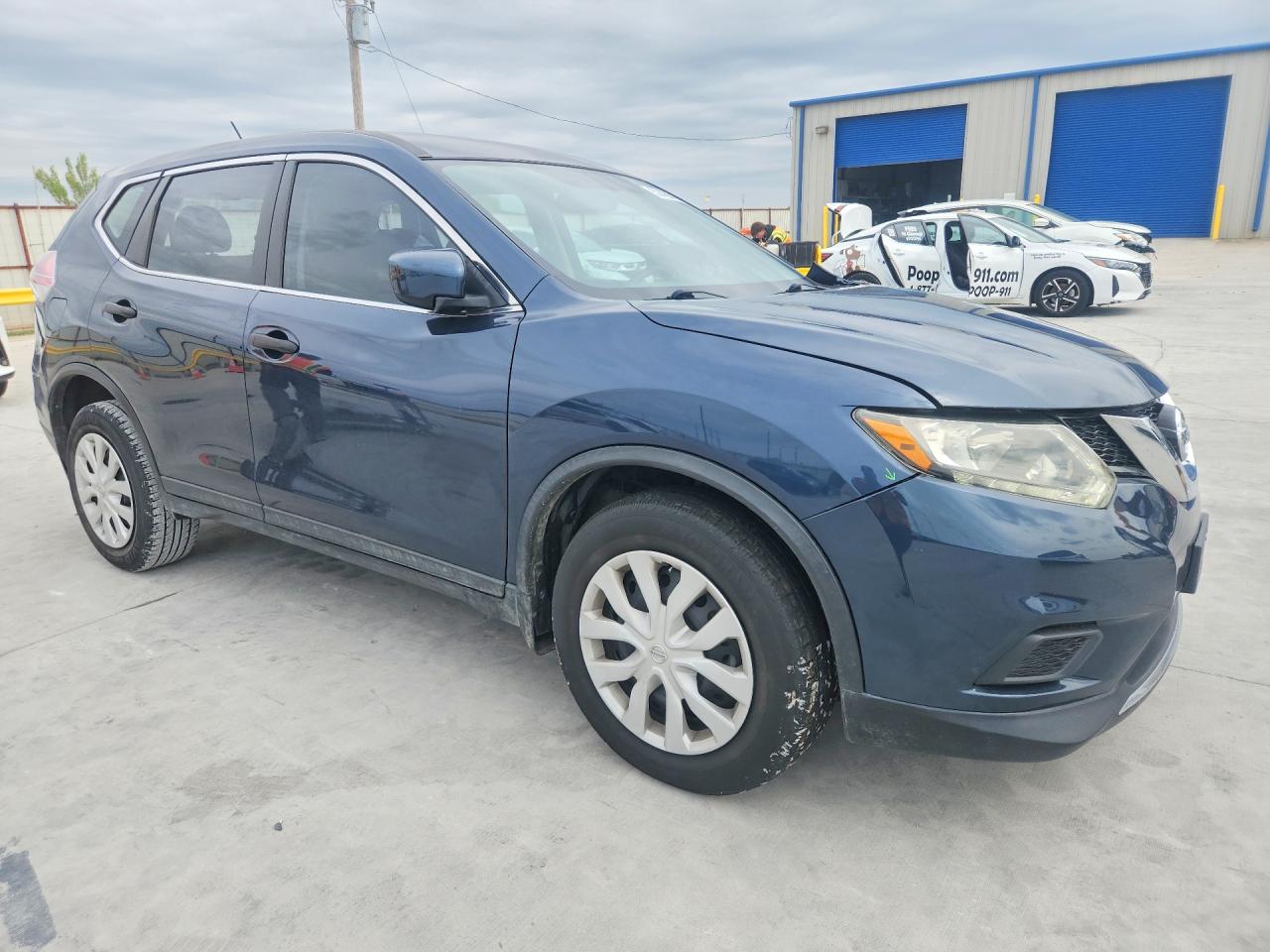 2016 Nissan Rogue S Blue vin: KNMAT2MV7GP647574