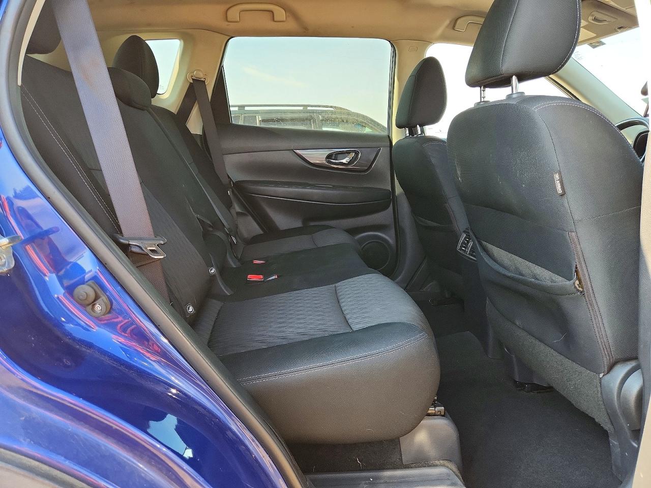 2018 Nissan Rogue Sv Blue vin: KNMAT2MV7JP609897