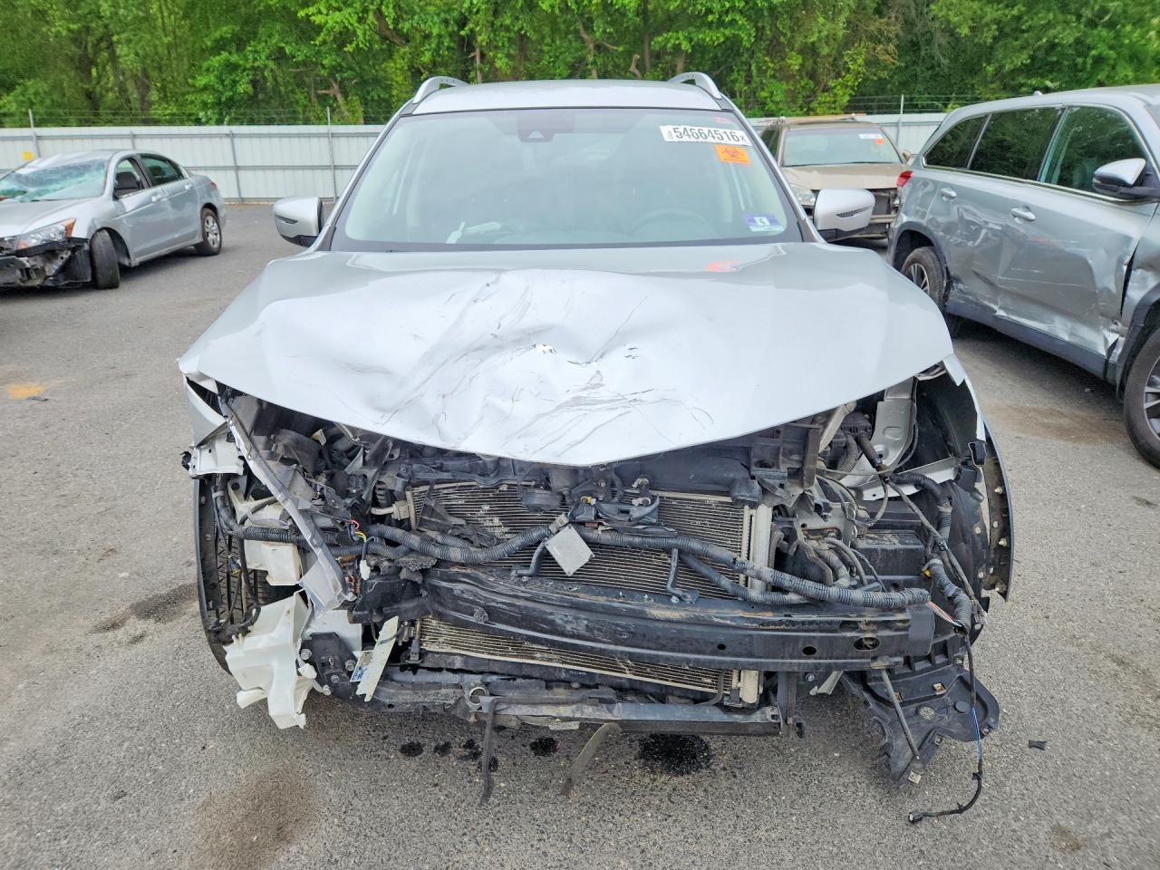 2019 Nissan Rogue Sv Silver vin: KNMAT2MV7KP521272