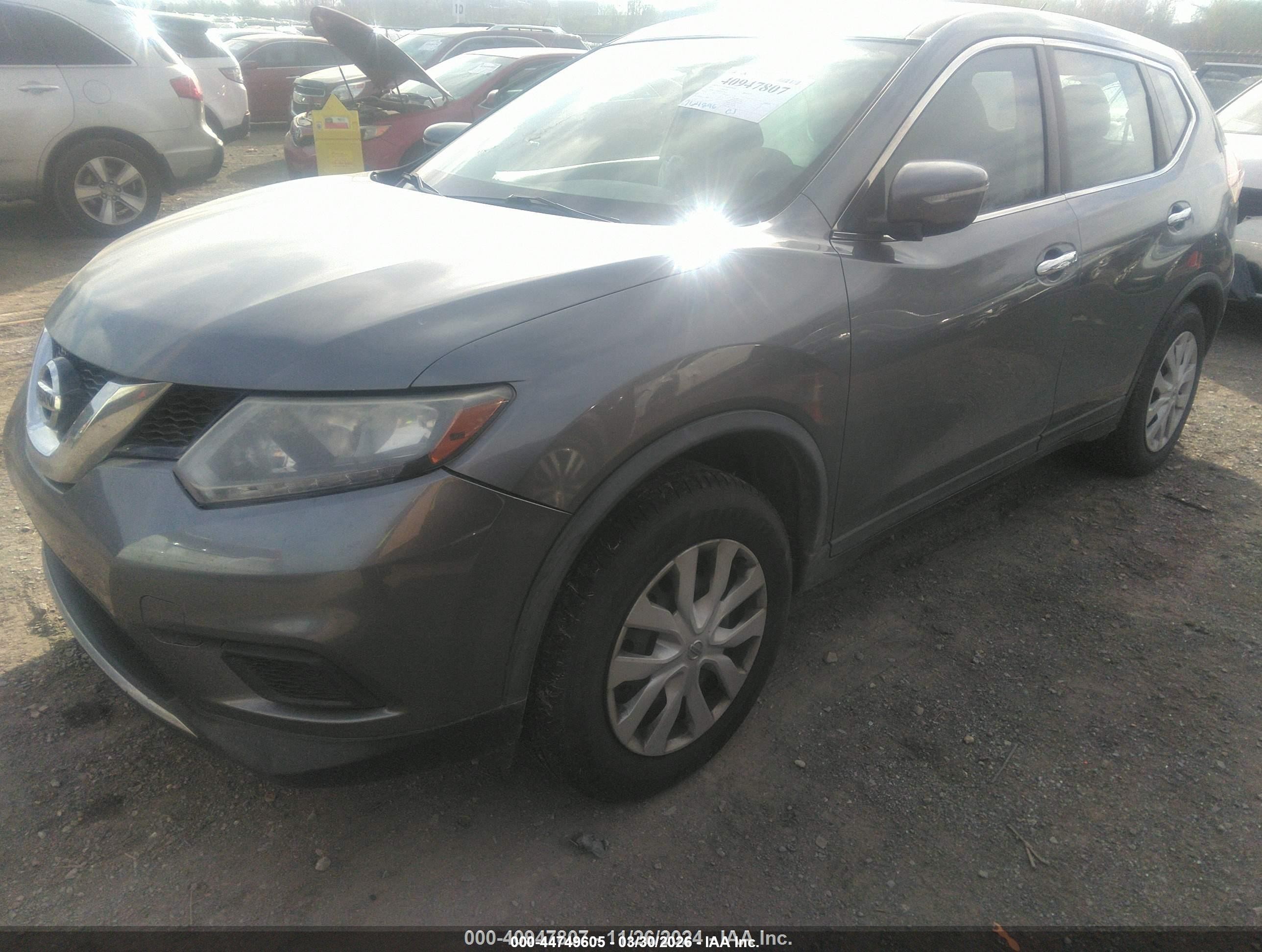 2015 Nissan Rogue S Серый vin: KNMAT2MV8FP509878