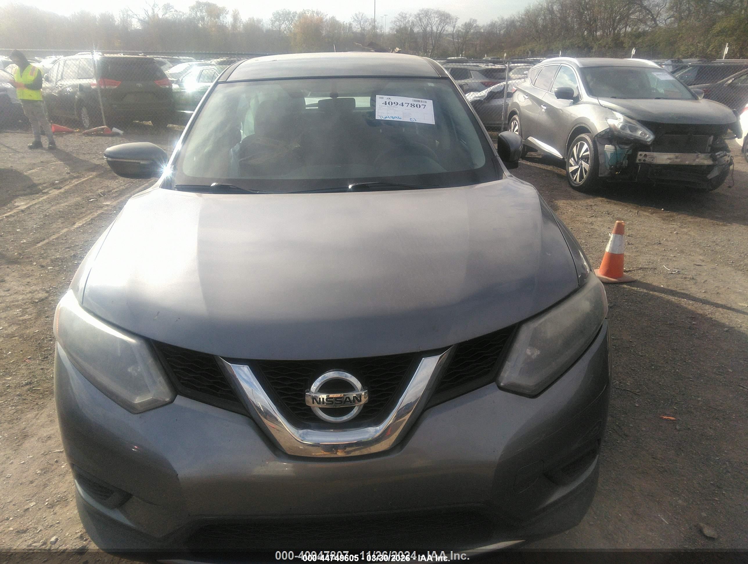 2015 Nissan Rogue S Серый vin: KNMAT2MV8FP509878