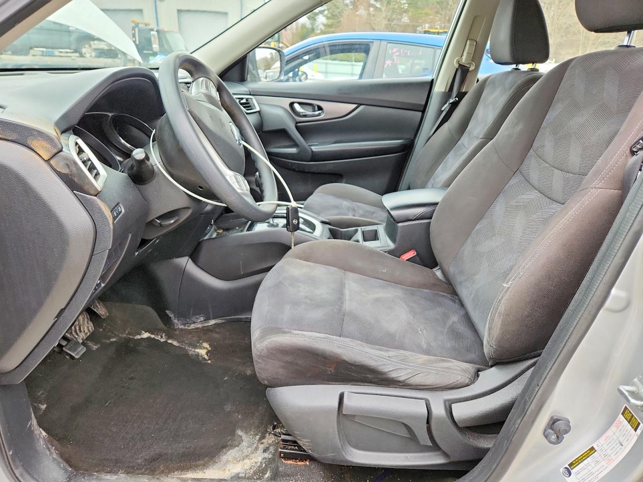 2015 Nissan Rogue S Silver vin: KNMAT2MV8FP525577
