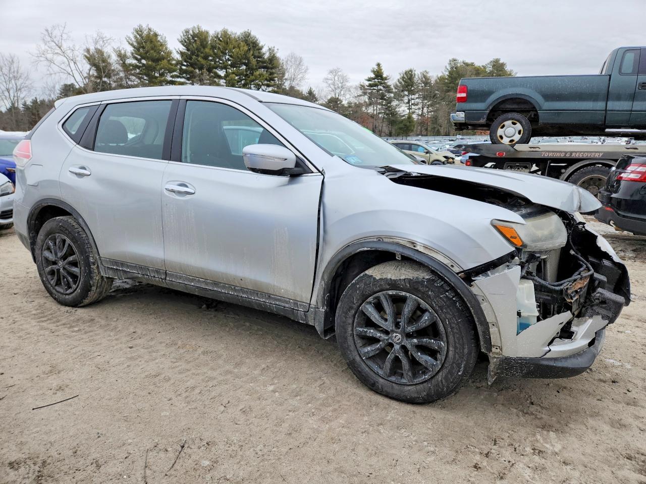 2015 Nissan Rogue S Silver vin: KNMAT2MV8FP525577