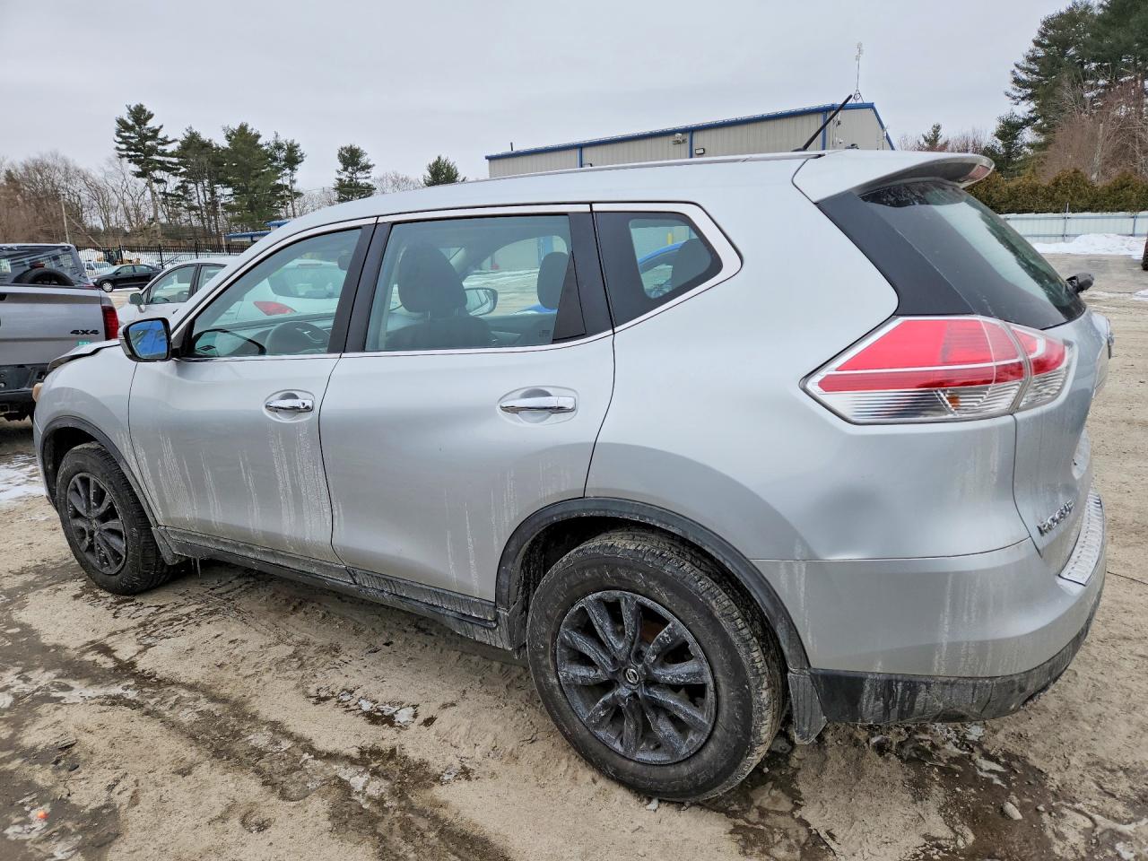 2015 Nissan Rogue S Silver vin: KNMAT2MV8FP525577