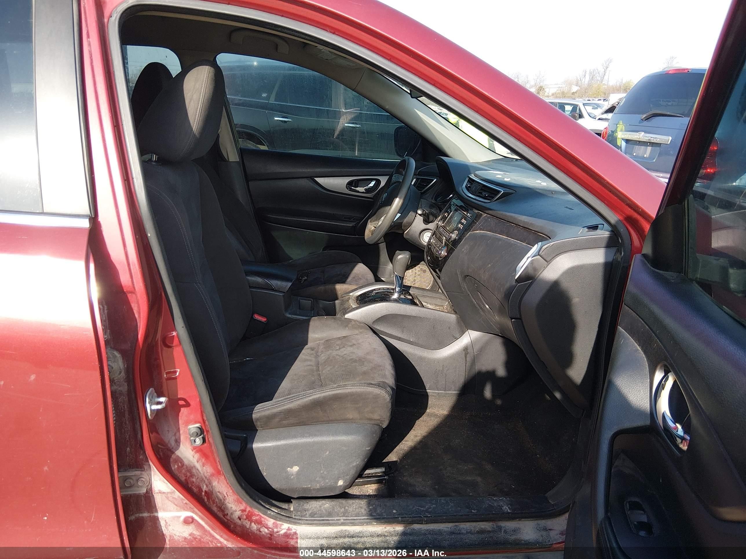 2015 Nissan Rogue S Красный vin: KNMAT2MV8FP527121