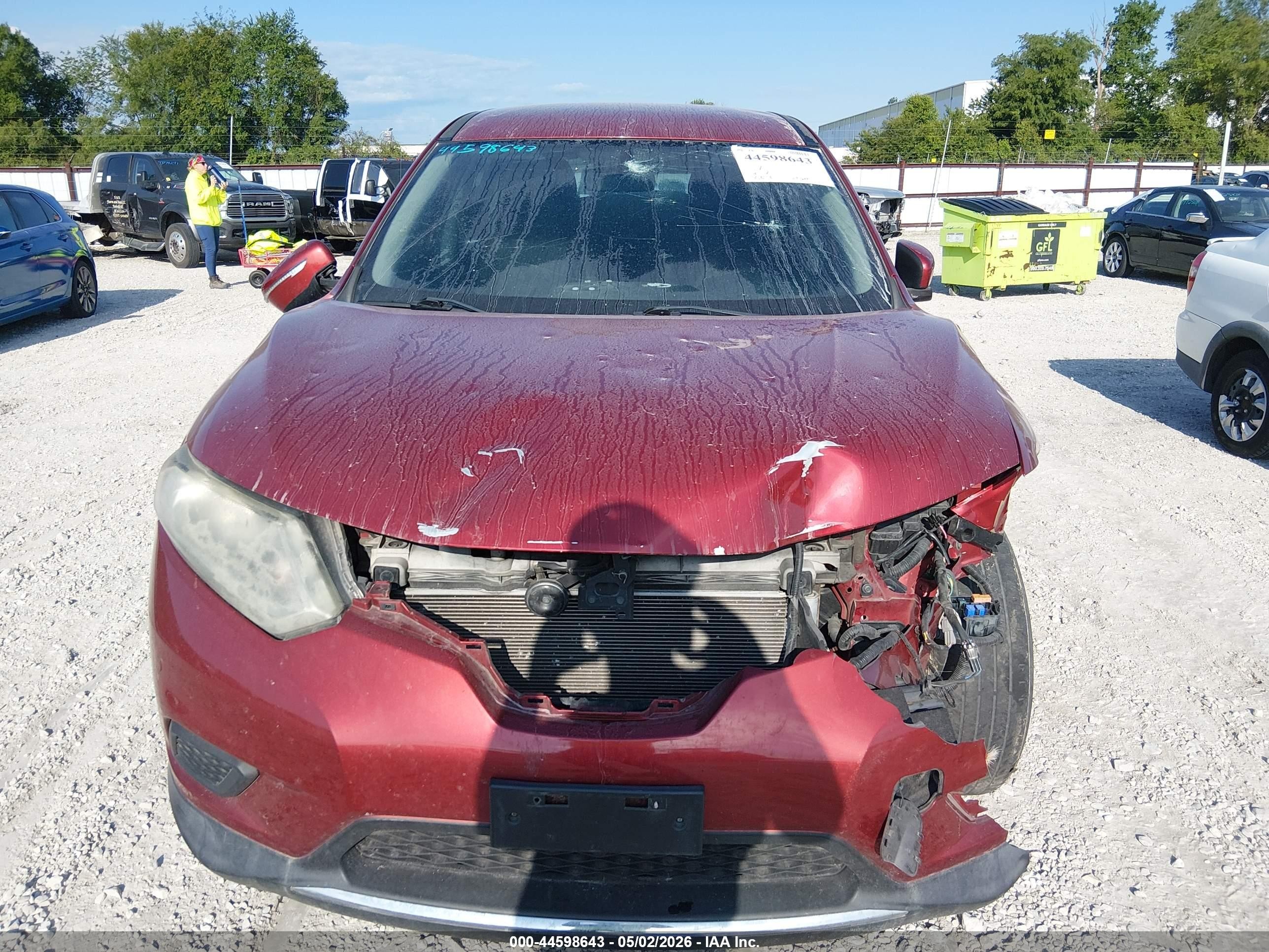 2015 Nissan Rogue S Красный vin: KNMAT2MV8FP527121