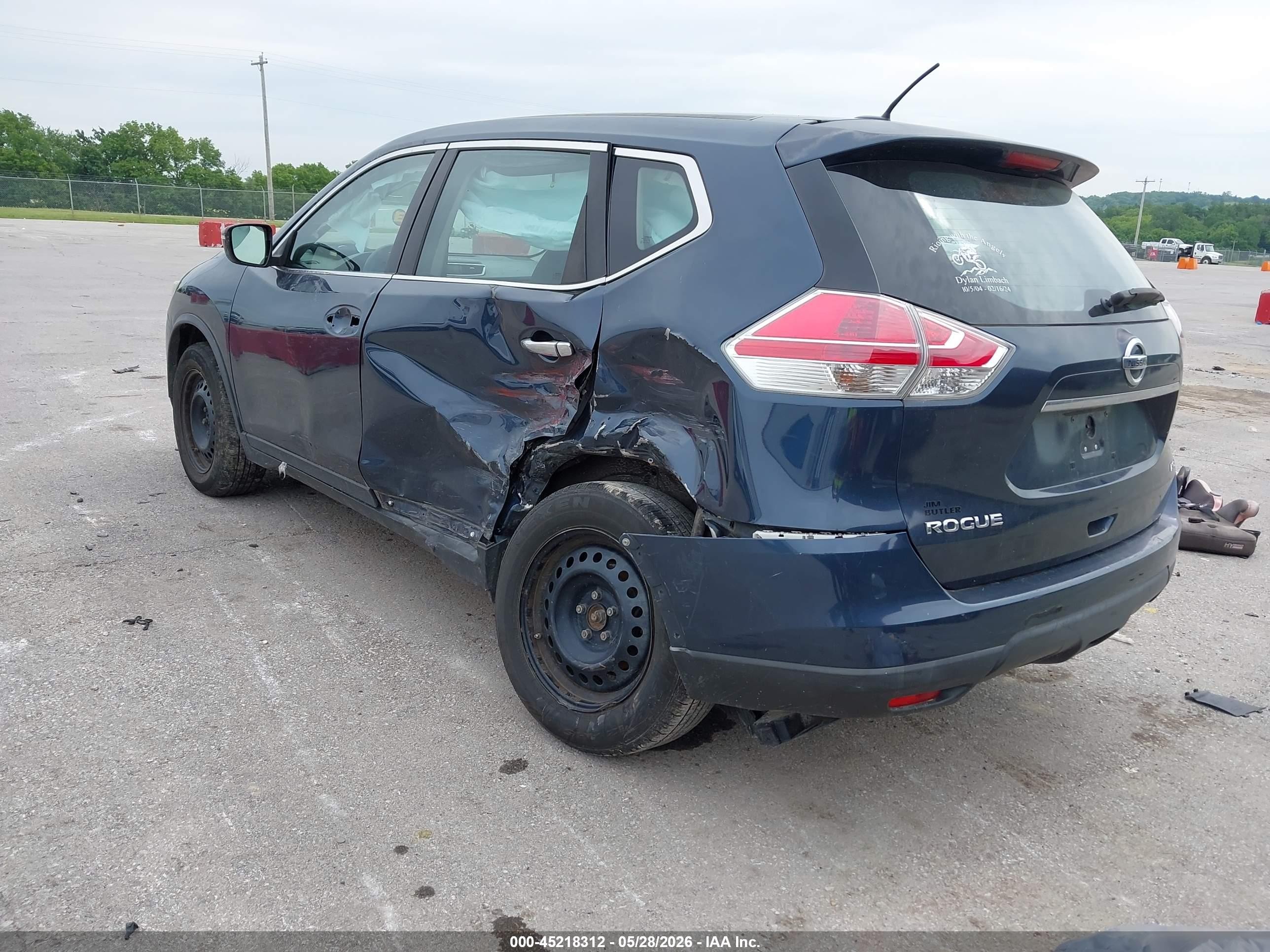 2015 Nissan Rogue S Blue vin: KNMAT2MV8FP539964