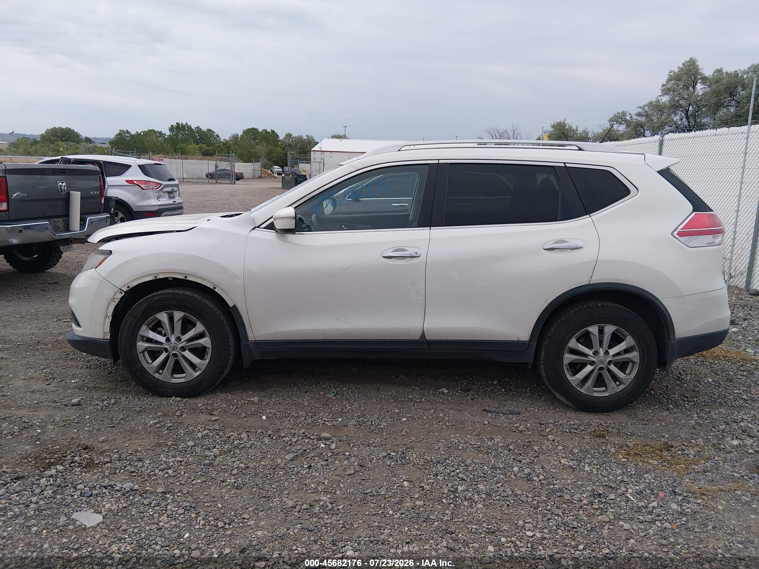 2015 Nissan Rogue Sv White vin: KNMAT2MV8FP552553