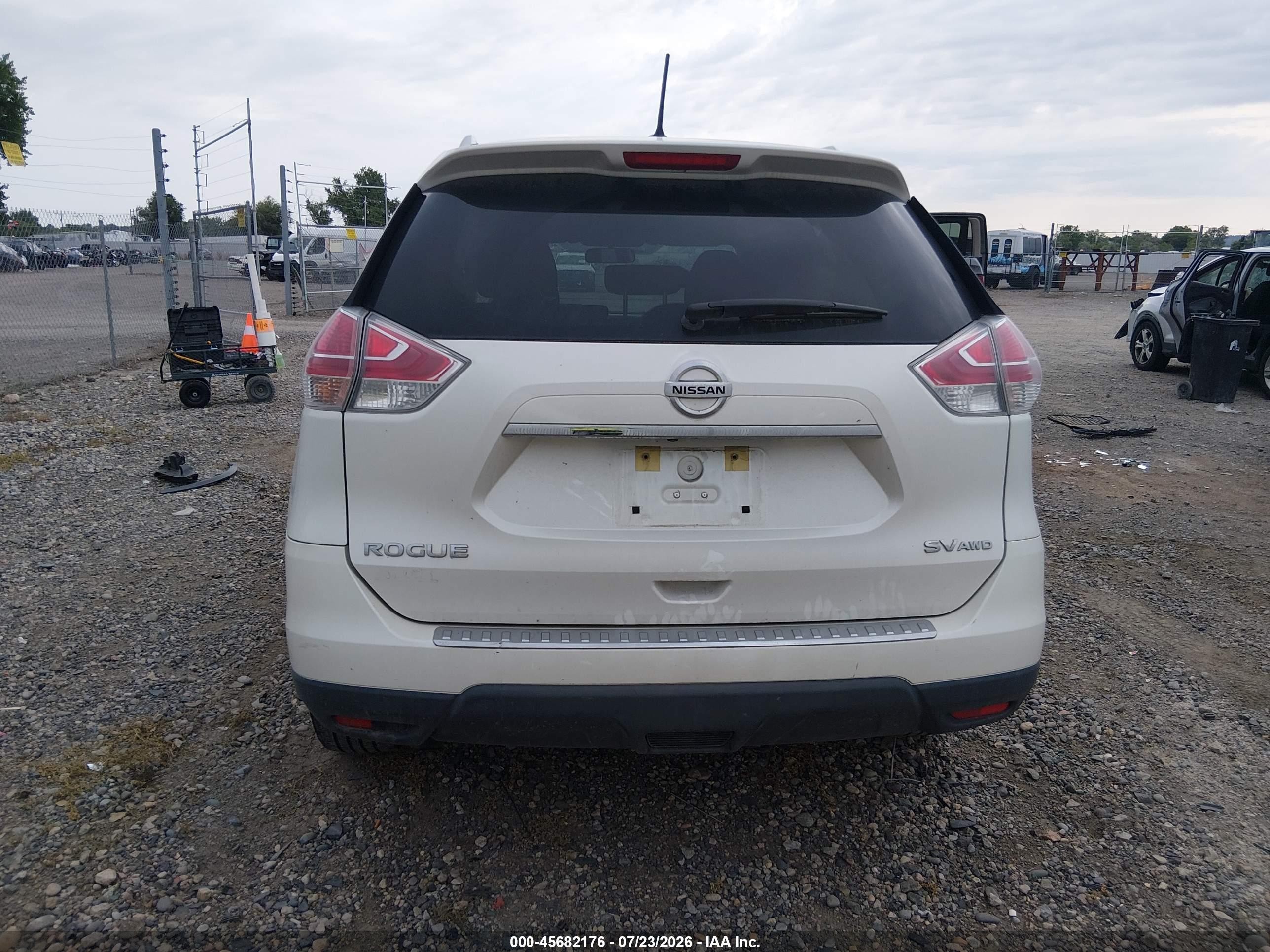 2015 Nissan Rogue Sv White vin: KNMAT2MV8FP552553