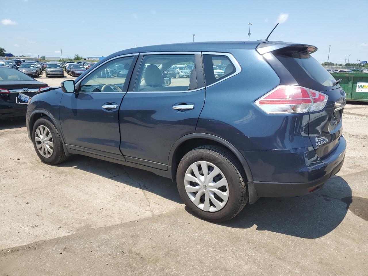 2015 Nissan Rogue S Blue vin: KNMAT2MV8FP563293