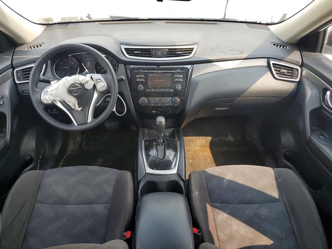 2015 Nissan Rogue S White vin: KNMAT2MV8FP581583