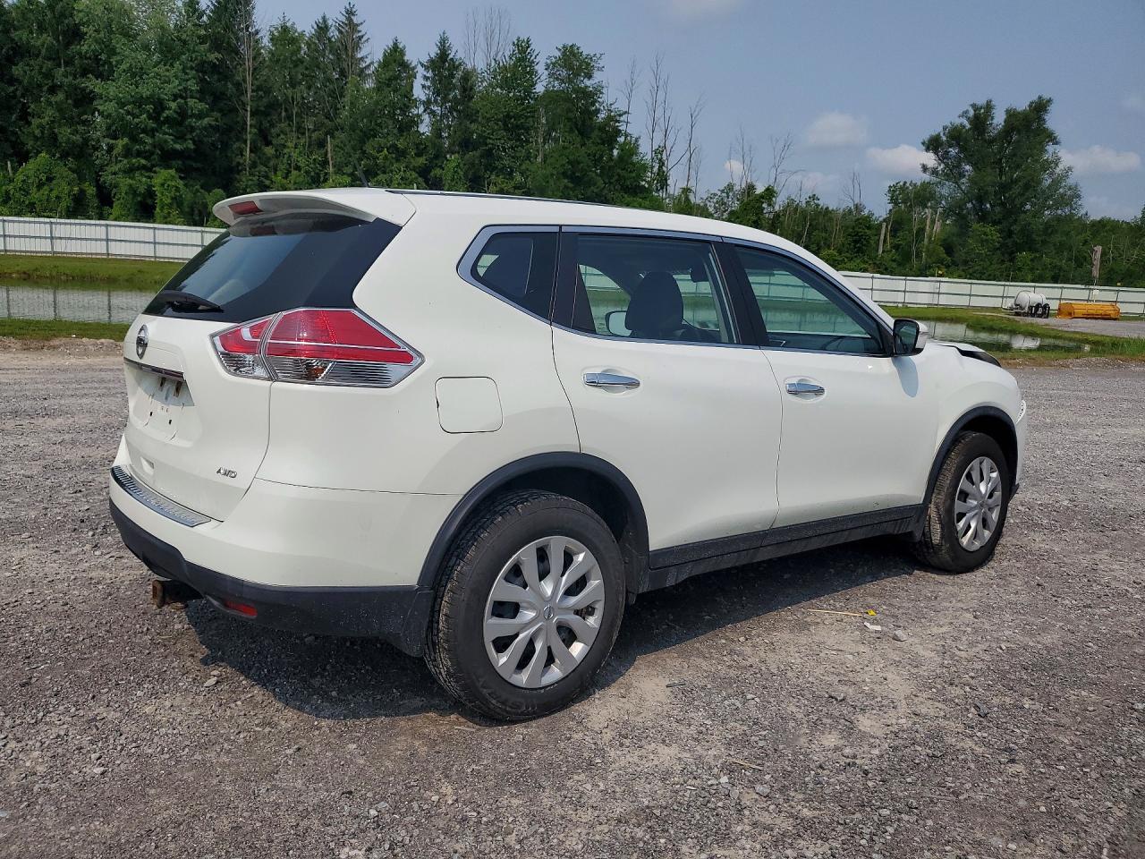 2015 Nissan Rogue S White vin: KNMAT2MV8FP581583