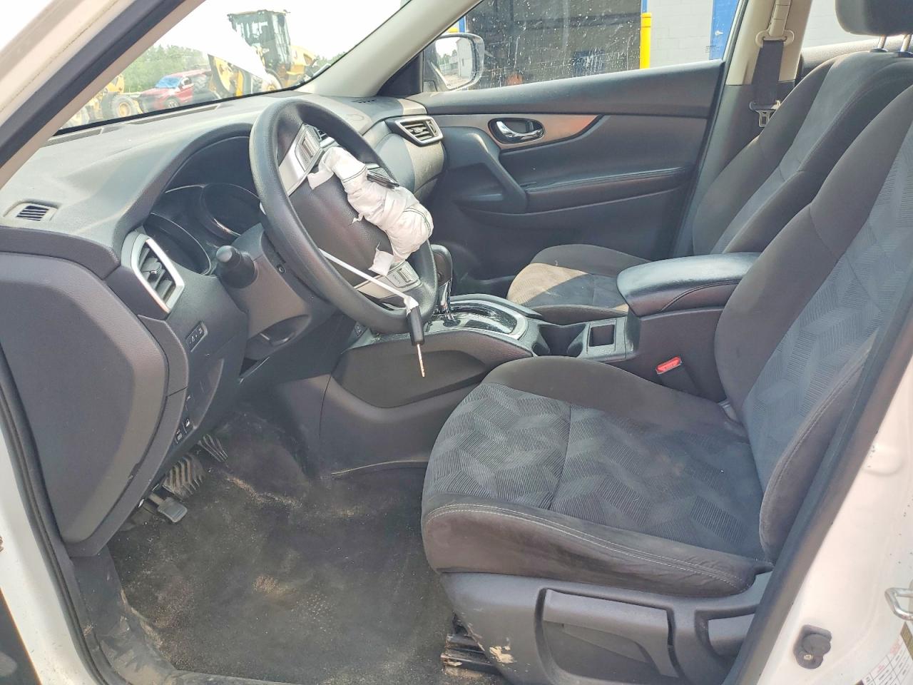2015 Nissan Rogue S White vin: KNMAT2MV8FP581583