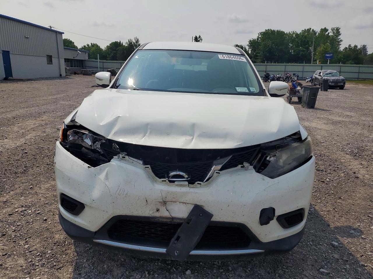 2015 Nissan Rogue S White vin: KNMAT2MV8FP581583