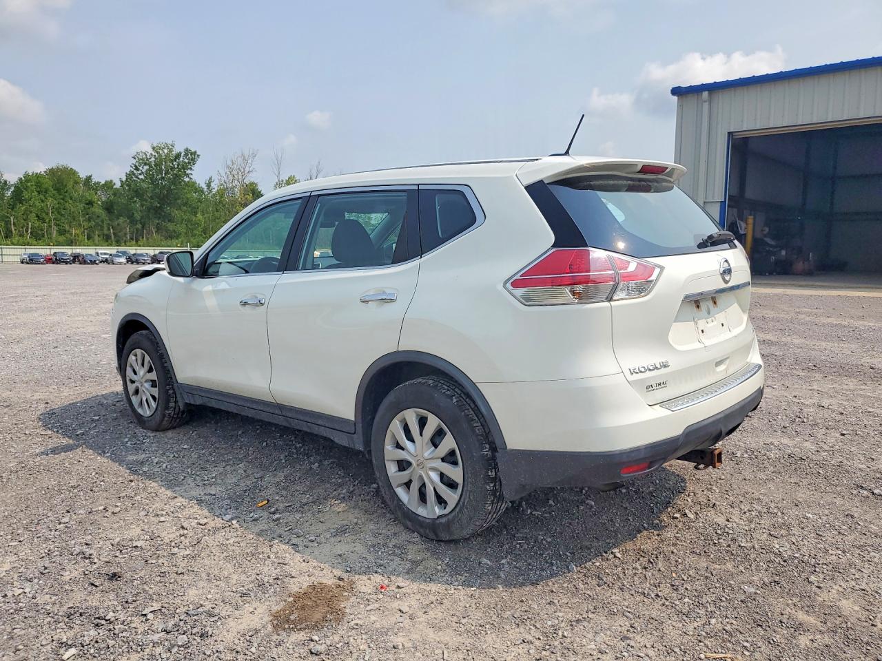 2015 Nissan Rogue S White vin: KNMAT2MV8FP581583