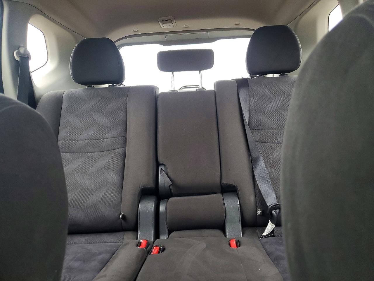 2015 Nissan Rogue S Gray vin: KNMAT2MV8FP584984