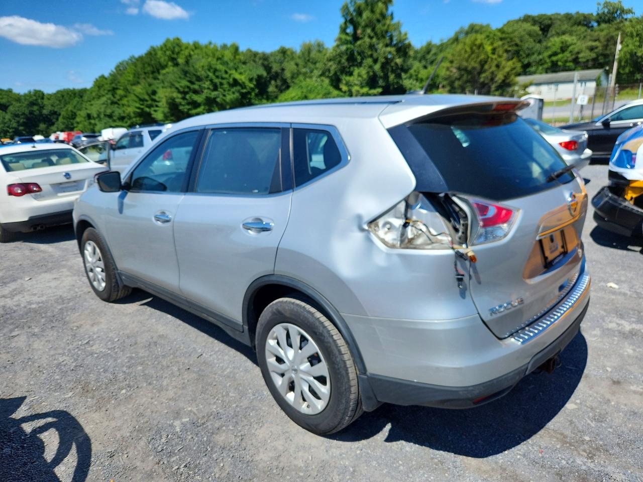 2015 Nissan Rogue S Silver vin: KNMAT2MV8FP591479