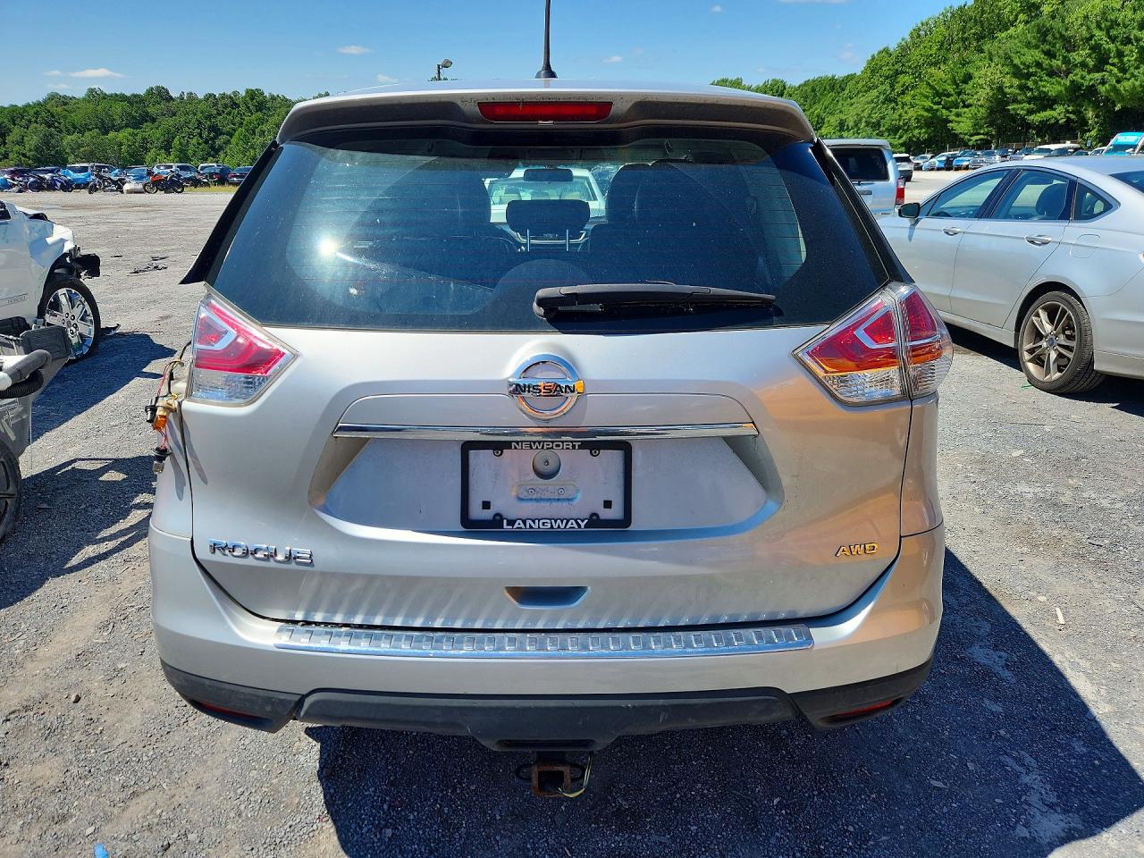 2015 Nissan Rogue S Silver vin: KNMAT2MV8FP591479