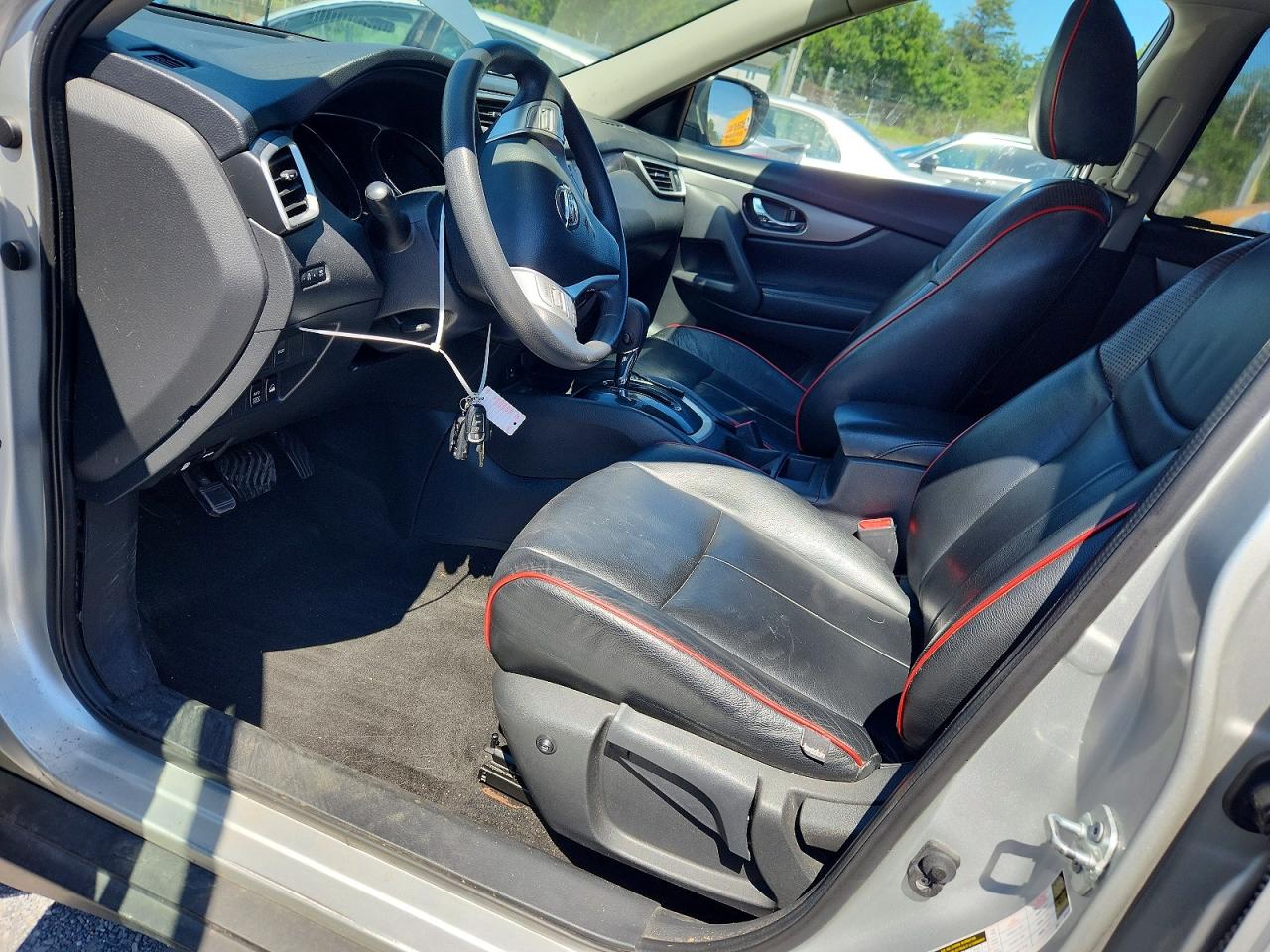 2015 Nissan Rogue S Silver vin: KNMAT2MV8FP591479