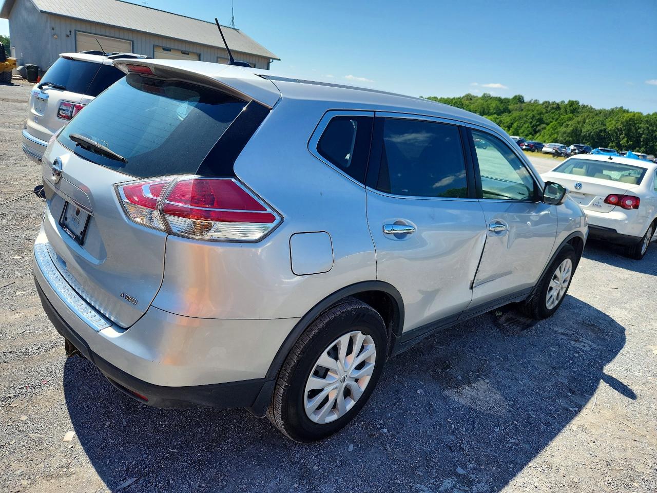 2015 Nissan Rogue S Silver vin: KNMAT2MV8FP591479