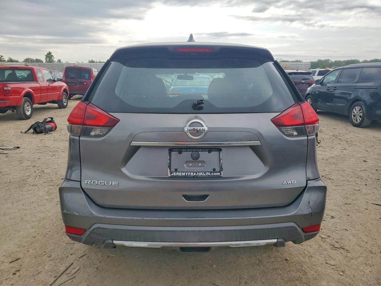 2017 Nissan Rogue S Gray vin: KNMAT2MV8HP552247