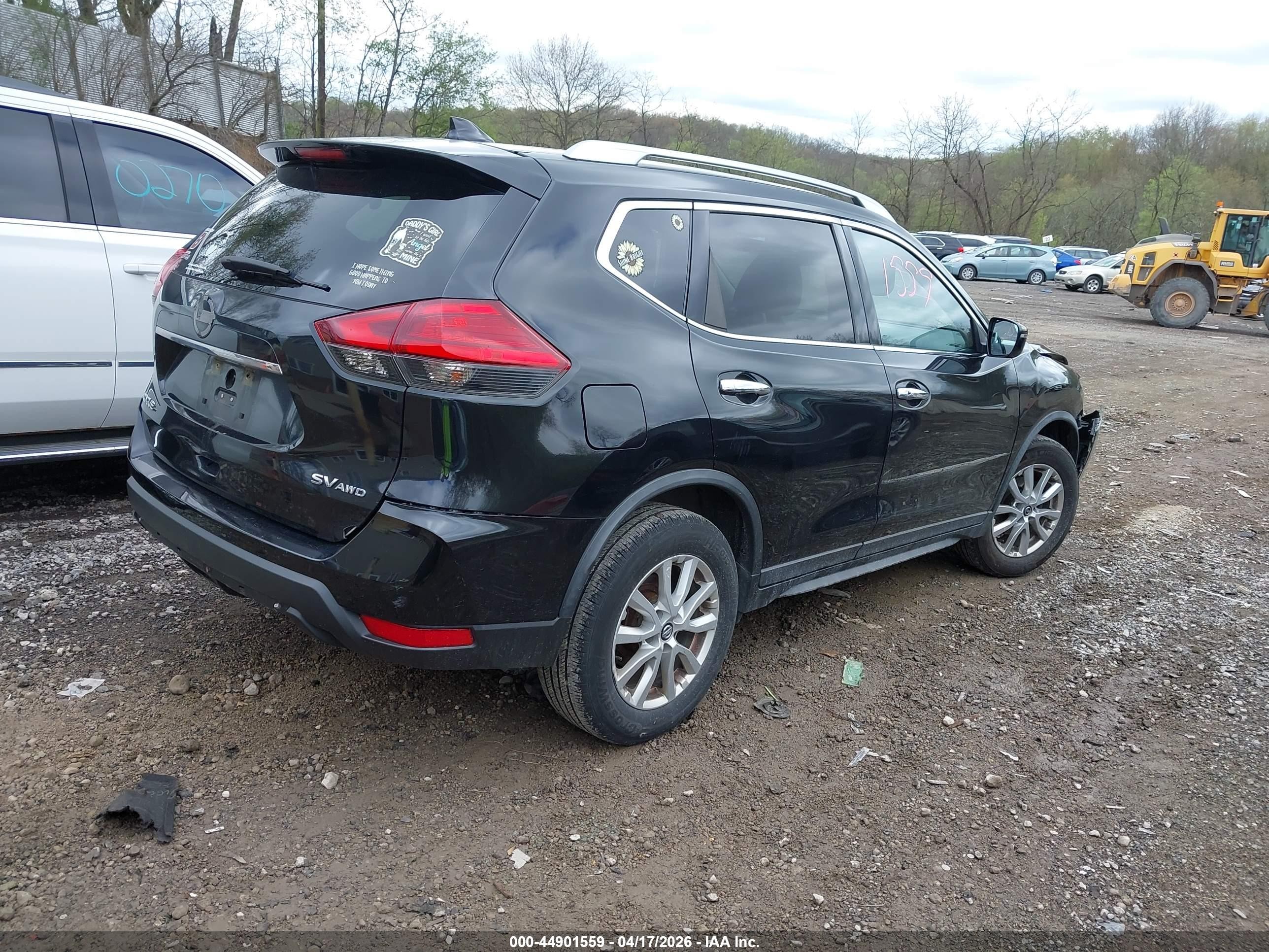 2017 Nissan Rogue Sv Черный vin: KNMAT2MV8HP615413