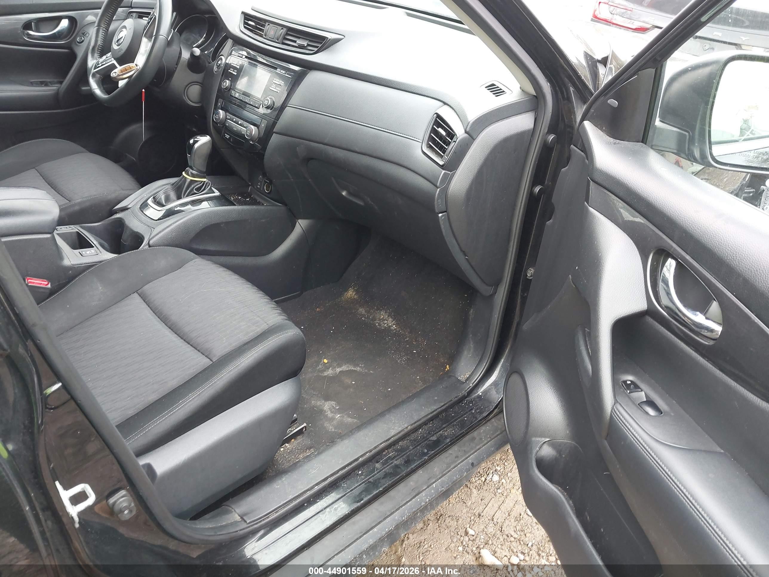 2017 Nissan Rogue Sv Черный vin: KNMAT2MV8HP615413