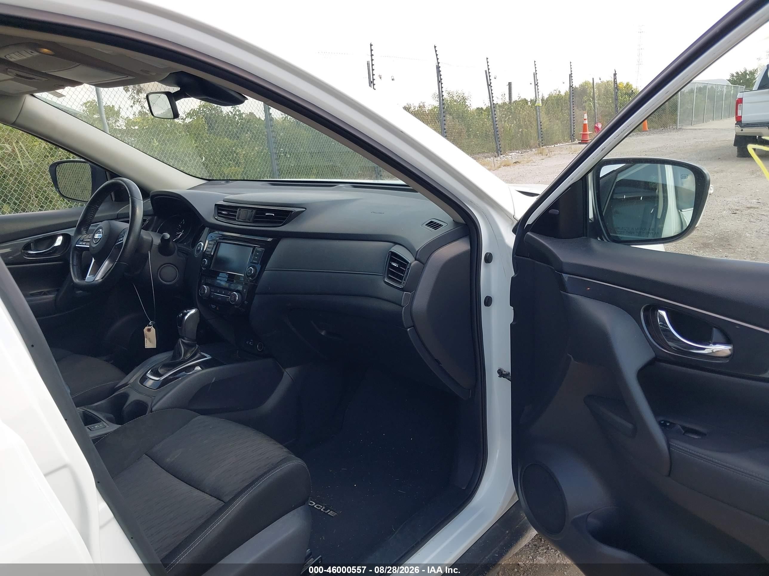 2019 Nissan Rogue Sv White vin: KNMAT2MV8KP543247