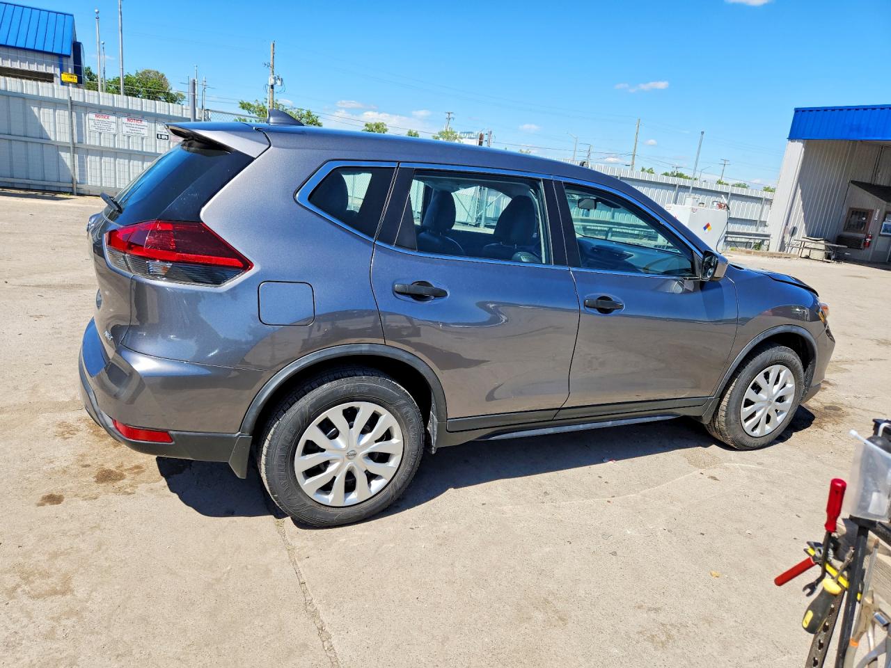 2020 Nissan Rogue S Серый vin: KNMAT2MV8LP504465