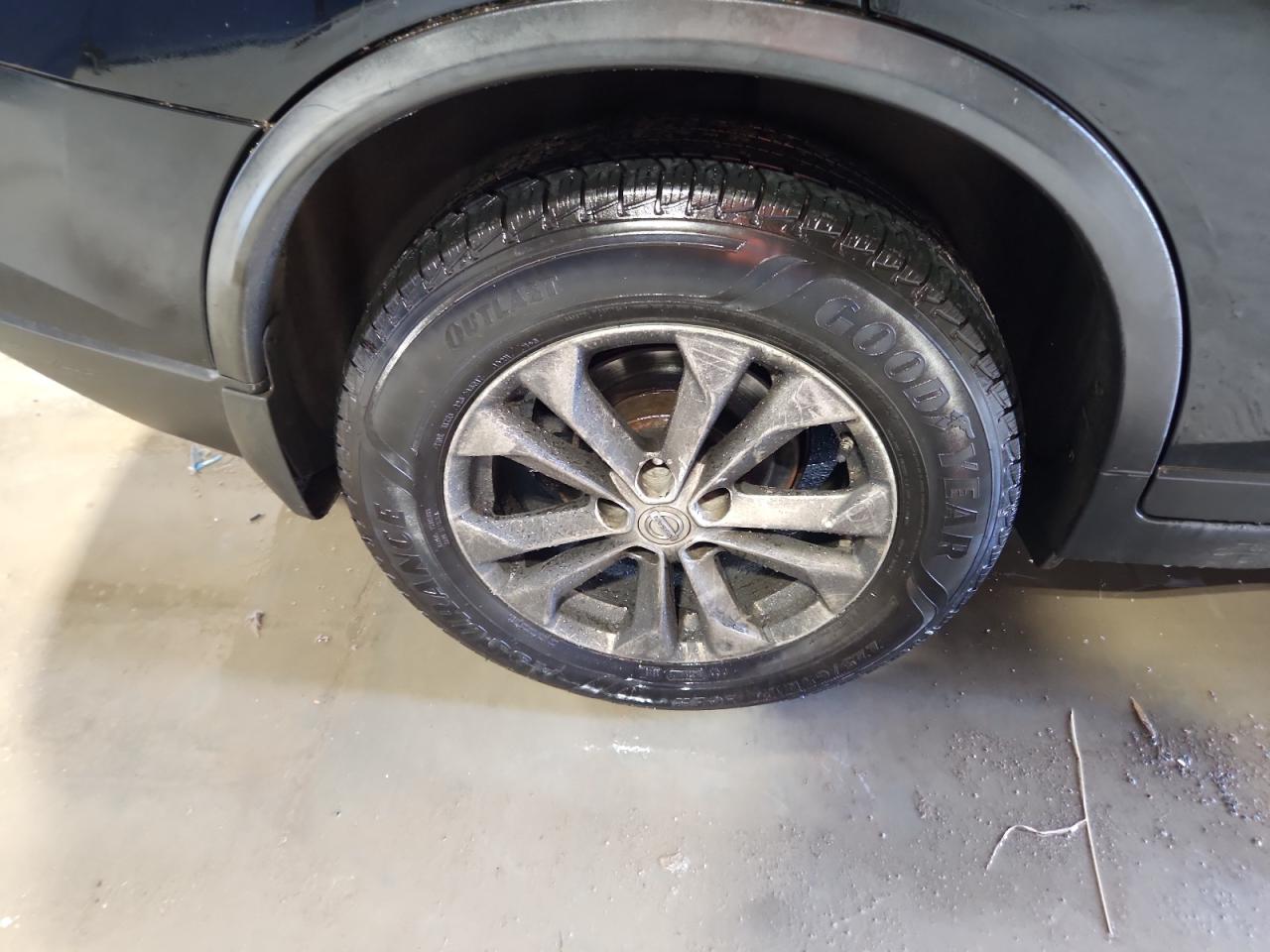 2015 Nissan Rogue Sv Черный vin: KNMAT2MV9FP508240 Damage: Right Rear Wheel, Curb Rash, 1 To 2 Inches