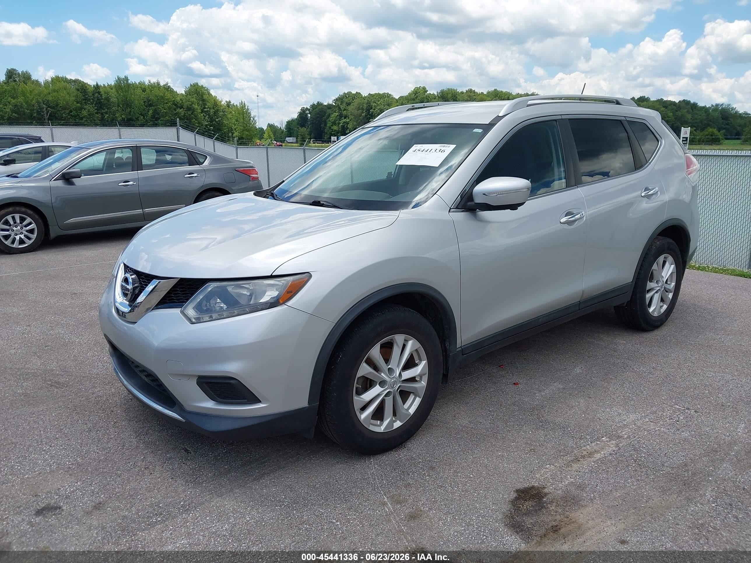 2015 Nissan Rogue Sv Silver vin: KNMAT2MV9FP508755