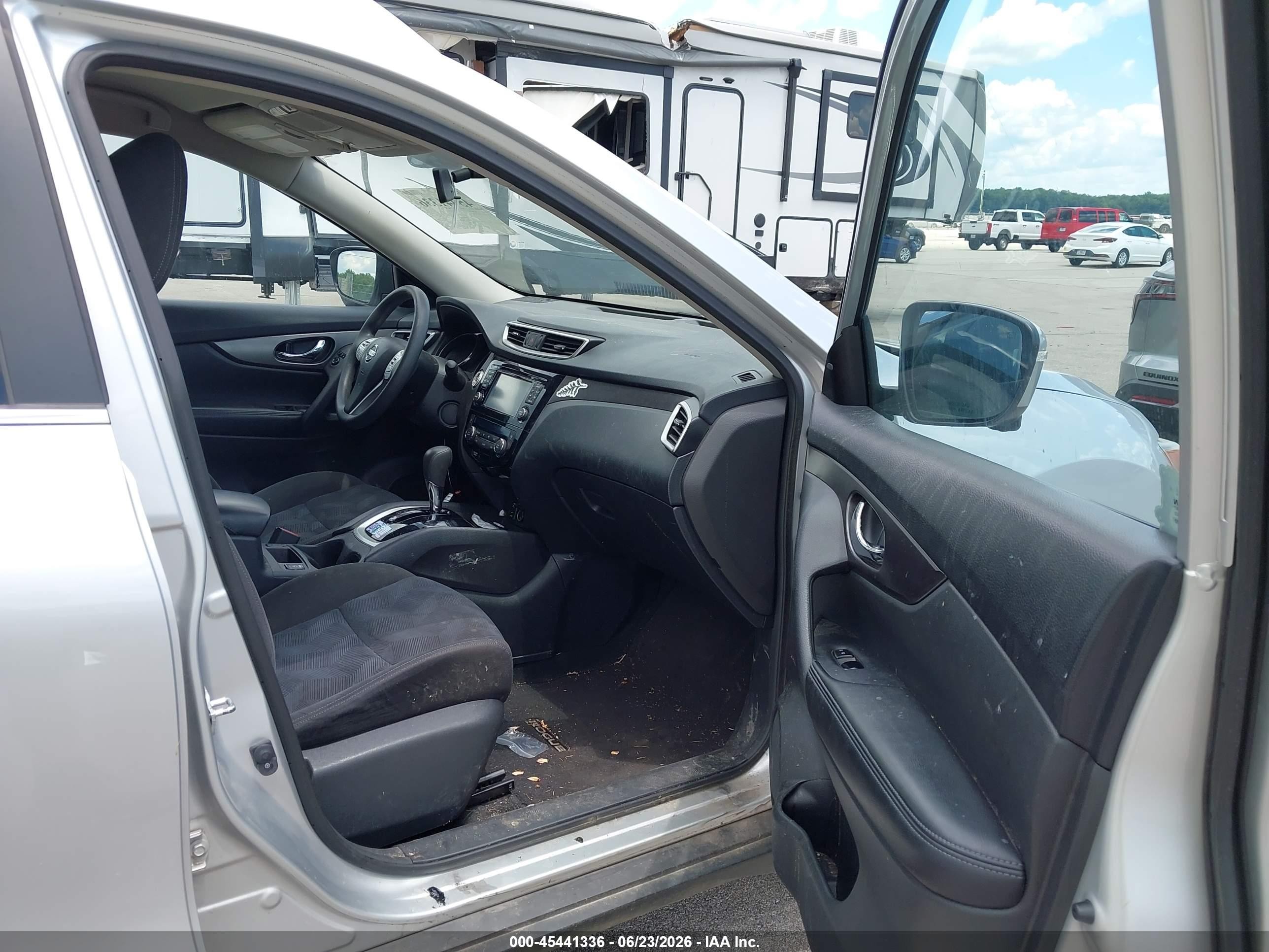 2015 Nissan Rogue Sv Silver vin: KNMAT2MV9FP508755