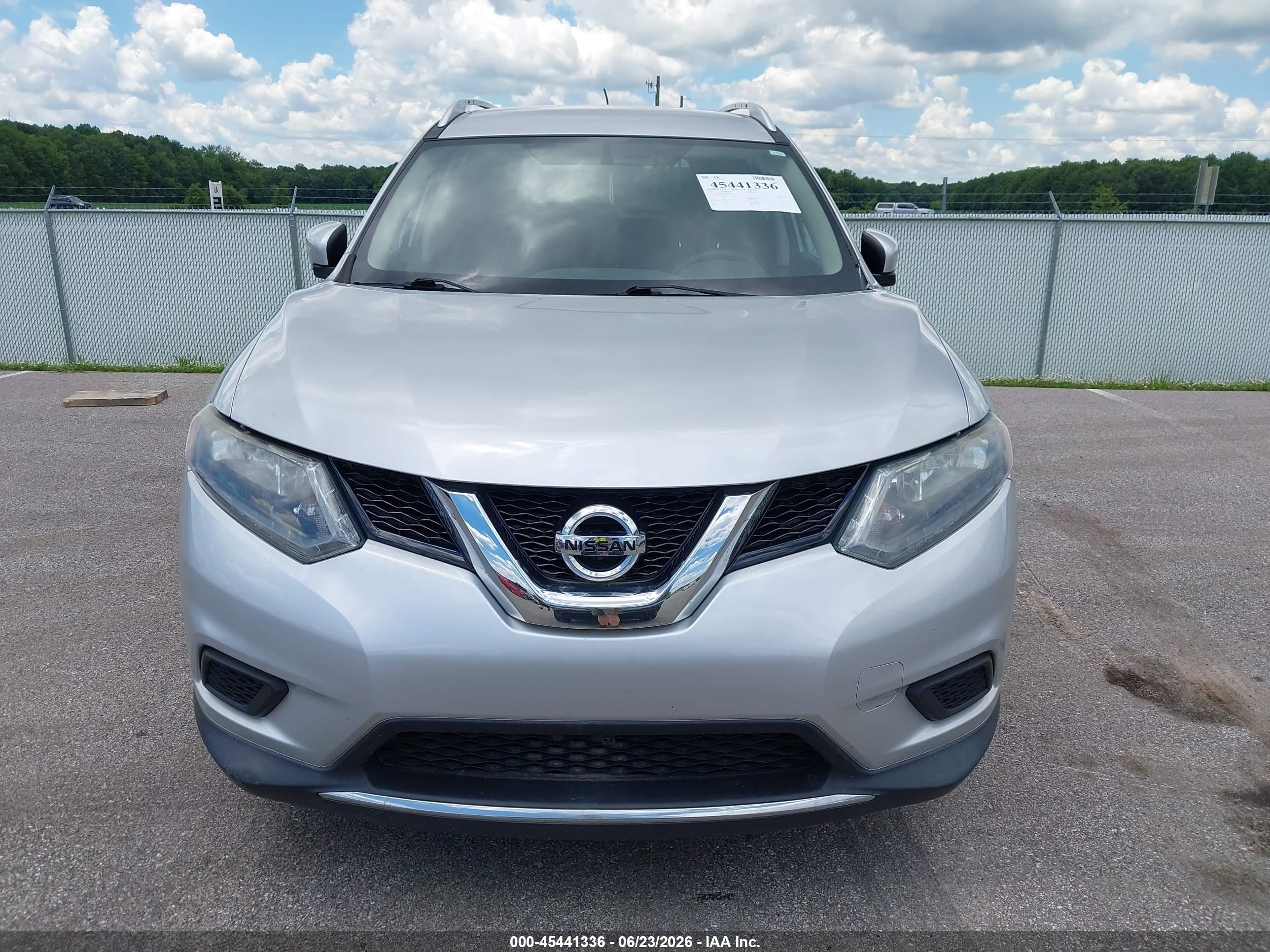 2015 Nissan Rogue Sv Silver vin: KNMAT2MV9FP508755