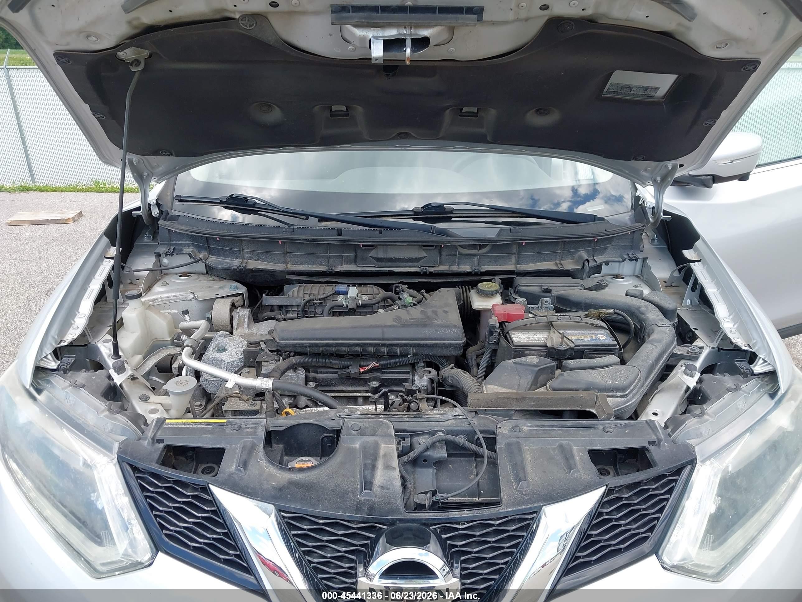 2015 Nissan Rogue Sv Silver vin: KNMAT2MV9FP508755