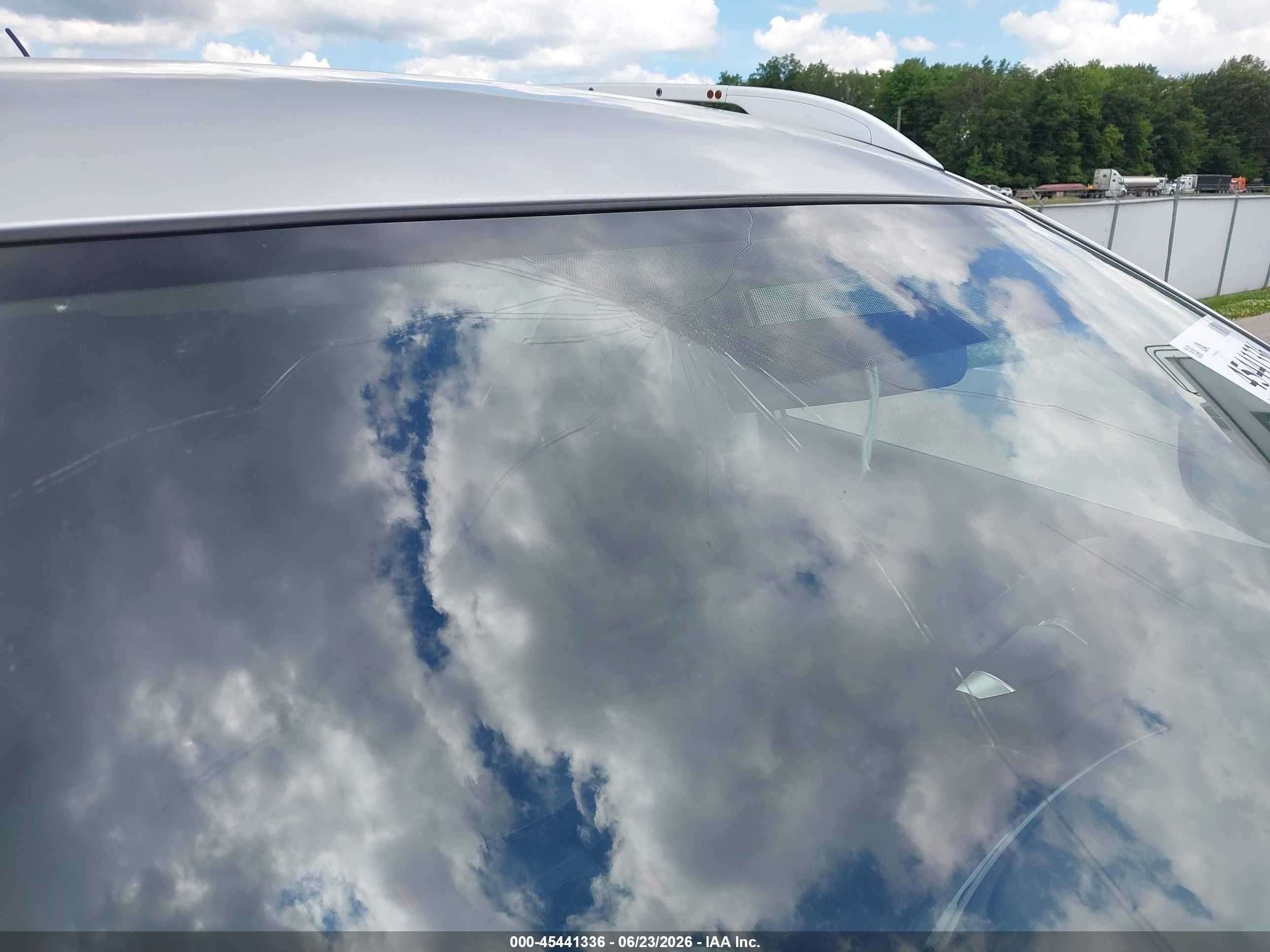 2015 Nissan Rogue Sv Silver vin: KNMAT2MV9FP508755